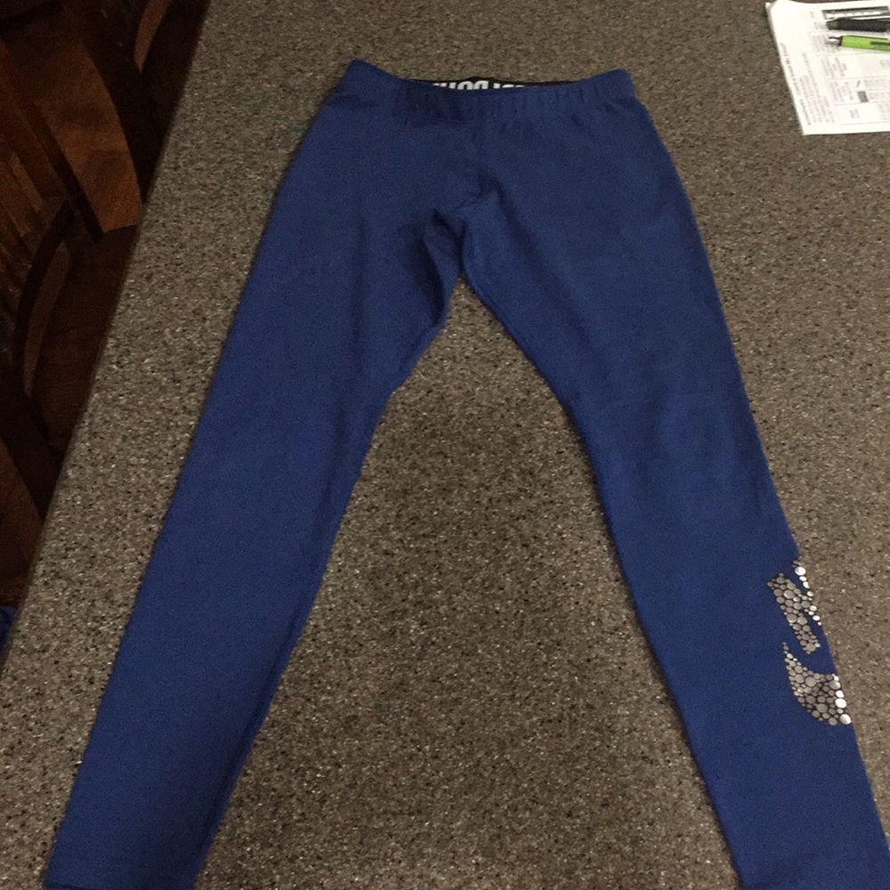 Nike Womens Athletic Leggings.  Only worn once!